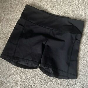 Zyia Shorts Light n tight 2 poches grandeur Large